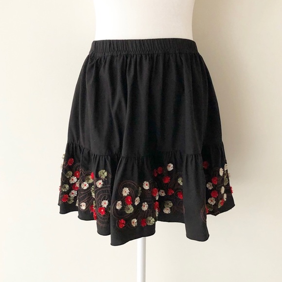 Dresses & Skirts - 4/$20 🌴 Black Floral Embroidered Ruffle Hem Skirt